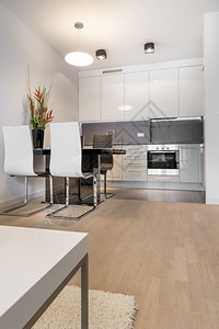 黑白现代厨房室内设计图片