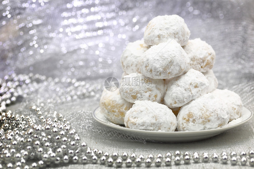 传统的圣诞饼干加糖粉图片