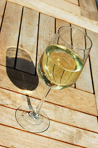 一杯美味的干白葡萄酒Chein背景图片