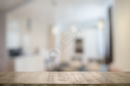 背景模糊中的老式木桌图片