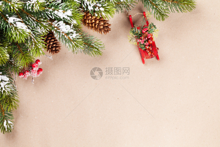 圣诞节背景有雪绒树装图片