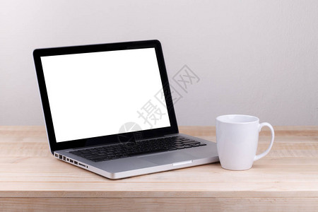 笔记本电脑和咖啡前方的视图在工作图片