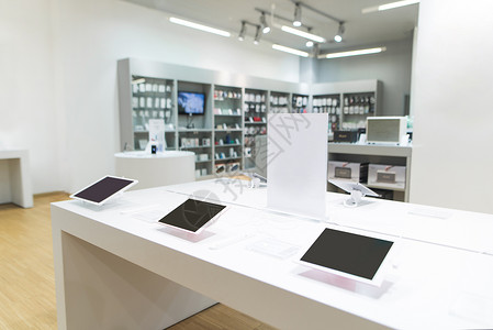 现代科技商店展示平板电脑=图片