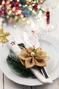 圣诞节或表格设置在白色木制桌子上圣诞图片