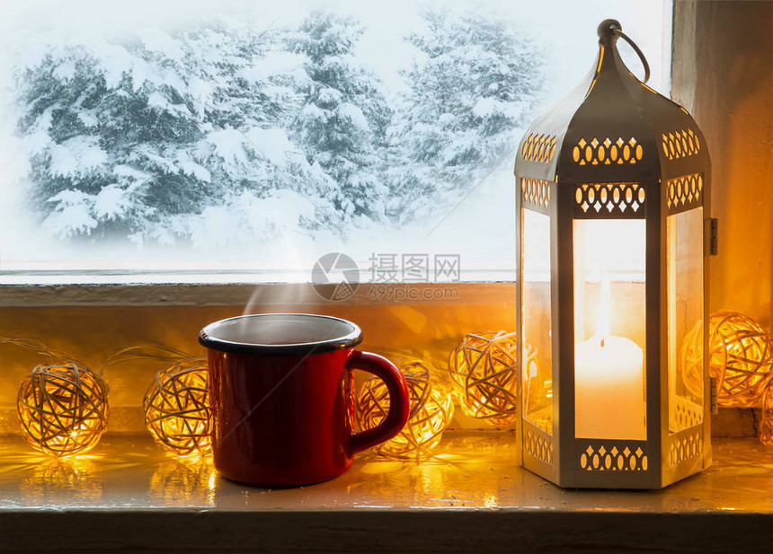 冬季装饰配有热巧克力杯和图片
