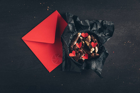 情人节巧克力和红包礼物图片
