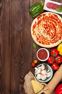披萨烹饪素材带有复制空图片