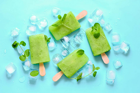 绿色清新薄荷糖冰块图片