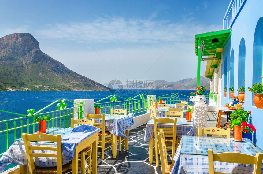 典型的希腊餐厅全景图片