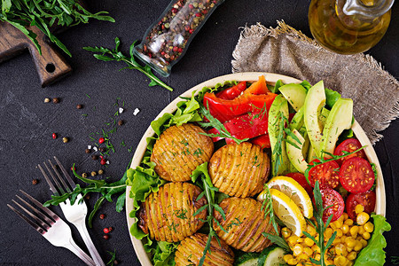 蔬菜布丁碗生菜和土豆烤碗维冈餐健康和去毒食品概念顶图片