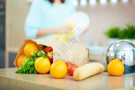 剪贴纸袋装满水果和蔬菜图片
