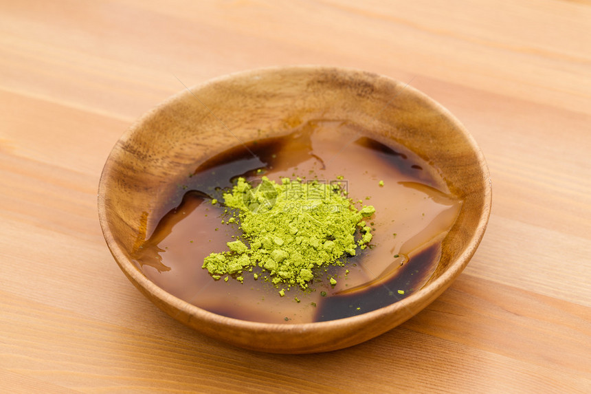 日本甜食加绿茶粉和黑糖图片