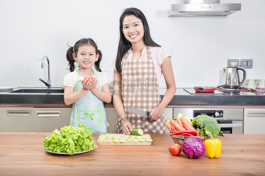 家庭儿童和快乐人的概念亚洲母女图片