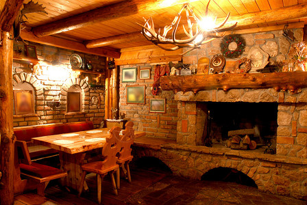 餐厅内部有狩猎装饰背景图片