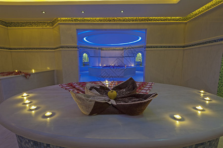 豪华酒店大型卫生浴池中图片