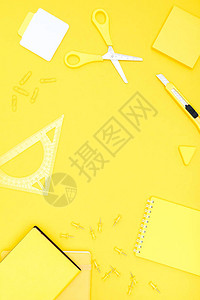 平整的黄色办公用品复制图片