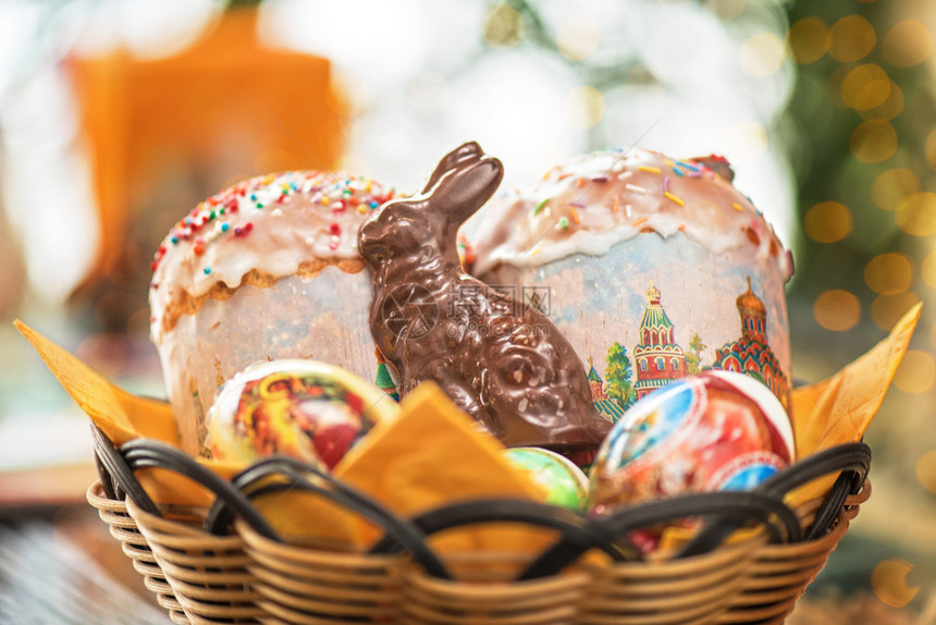 复活节鸡蛋糕和兔图片