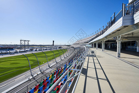 代托纳国际赛车场看台座位区的平台图片
