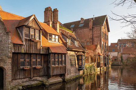 Bruges历史中心Dijver运河周图片