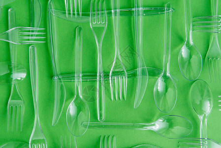 绿色上隔开的一组各种塑料背景图片