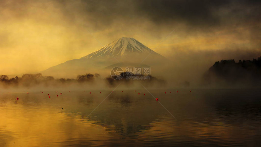 日出时的富士山或富士山图片
