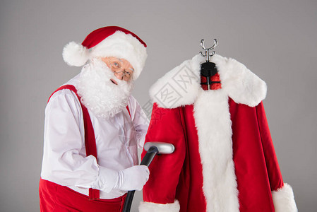 圣诞老人用吸尘器清图片