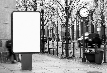城市街道上露天广告牌模拟型空白图片