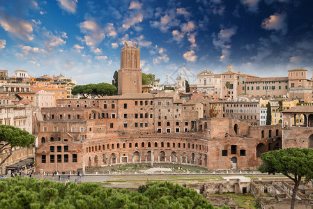 古老的罗马帝国论坛的废墟图片