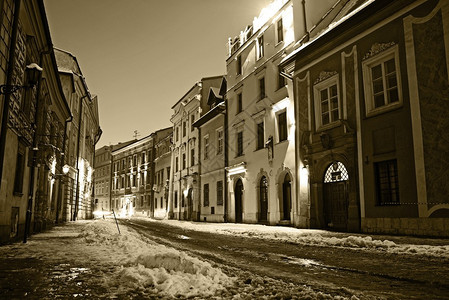 Sepia的Krakow老城晚上的老Krakow波兰克拉科夫图片