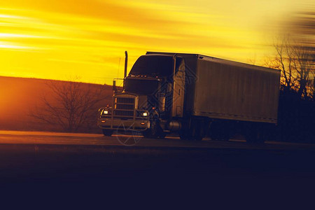 卡车陆运美国内布拉斯加高速公图片