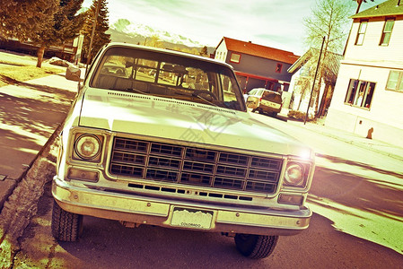 旧美国皮卡车背景图片