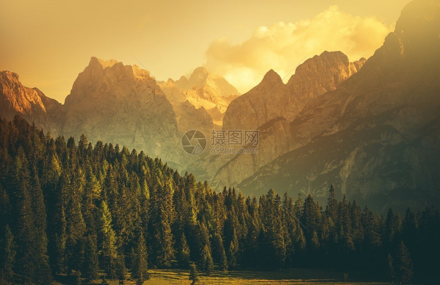 意大利多洛米山脉景观图片
