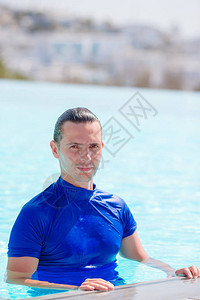 希腊圣托里尼Santorrini无限游泳图片