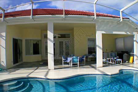 佛罗里达的游泳池和大阳台图片