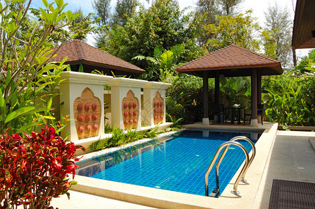 泰国普吉岛豪华别墅的游泳池图片