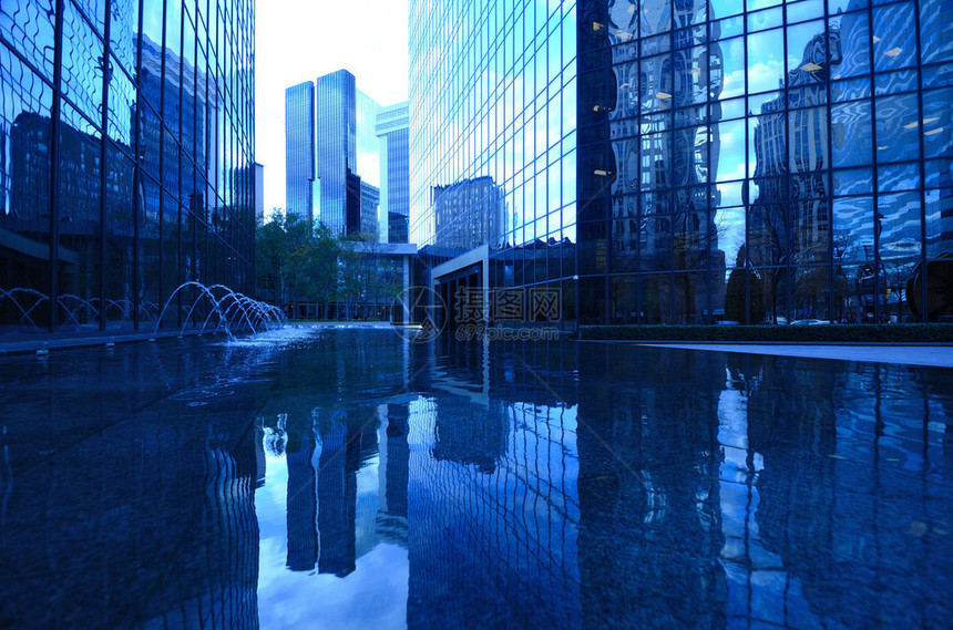 北卡罗来纳州夏洛特现代玻璃建筑环图片