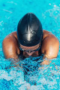 专业女游泳女运动员在泳图片