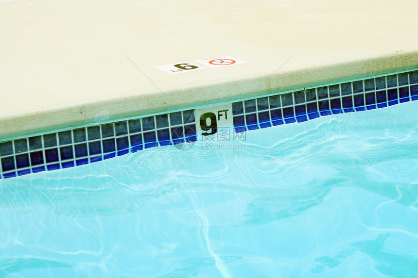 九尺泳池水标图片