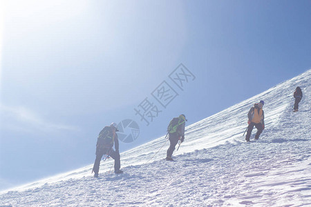 专业的登山队图片