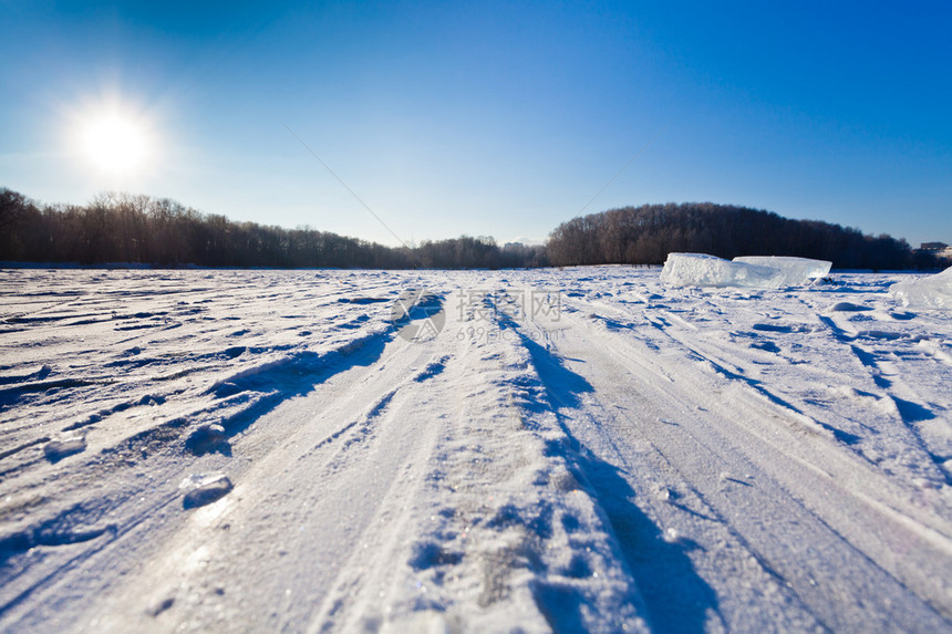 俄罗斯莫科冬季寒冷的雪图片