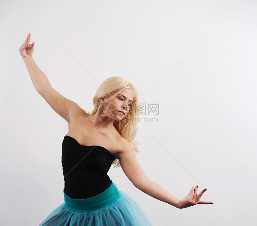现代芭蕾舞演员图片