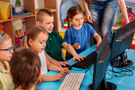 儿童电脑教我们学习教育和视频游戏图片