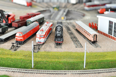 微型和非常复杂的火车模图片