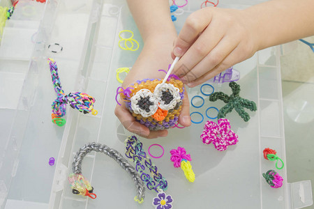 彩虹织机用于编织配件的彩色橡皮筋图片