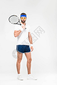 长相英俊的网球运动员在反太阳镜中与电击图片