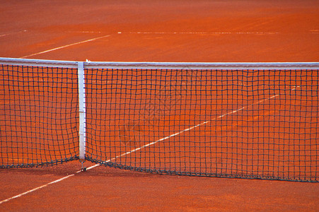 空场上的网球图片