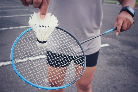 年轻女运动员羽毛球图片