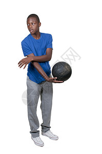 英俊的年轻黑人非裔美国少年打篮球图片