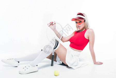 穿运动服的时装女时装女子网球设备在图片