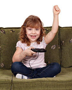 小女孩玩电子游戏并获胜图片